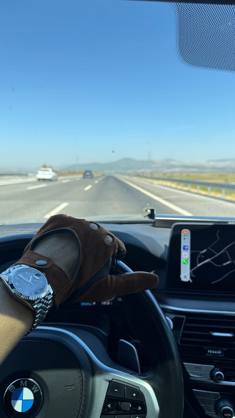 Customer photo review of Deri Sürücü Eldiveni Çikolata Süet