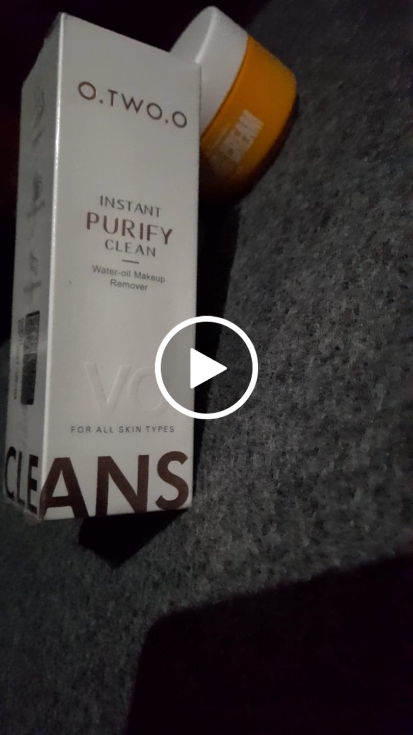 Customer video review of O.TWO.O INSTANT PURIFY CLEAN MAKEUP REMOVER