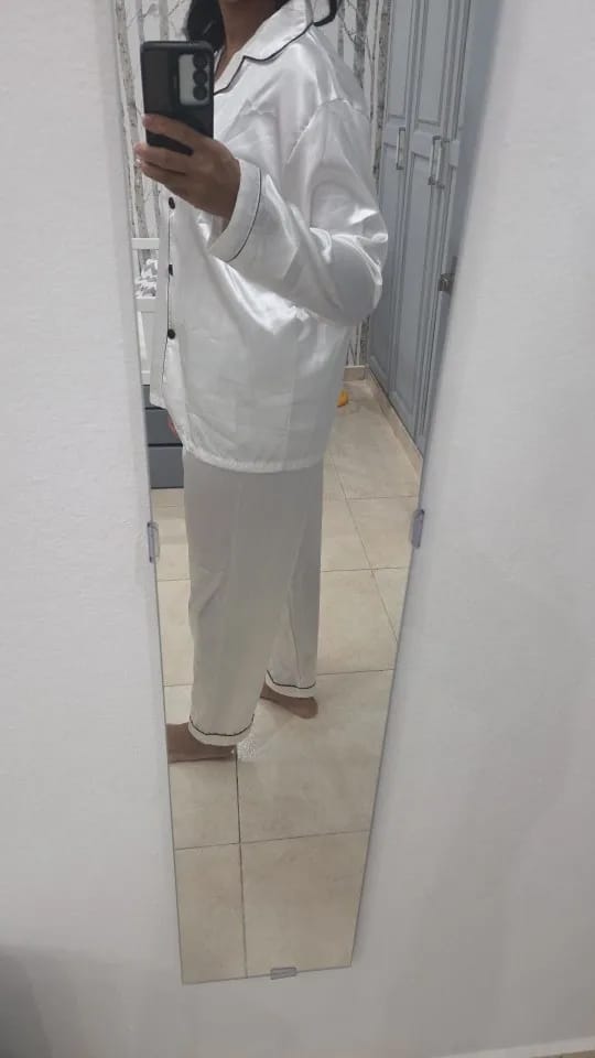 Customer photo review of Celestine – Conjunto de Satén Imperial