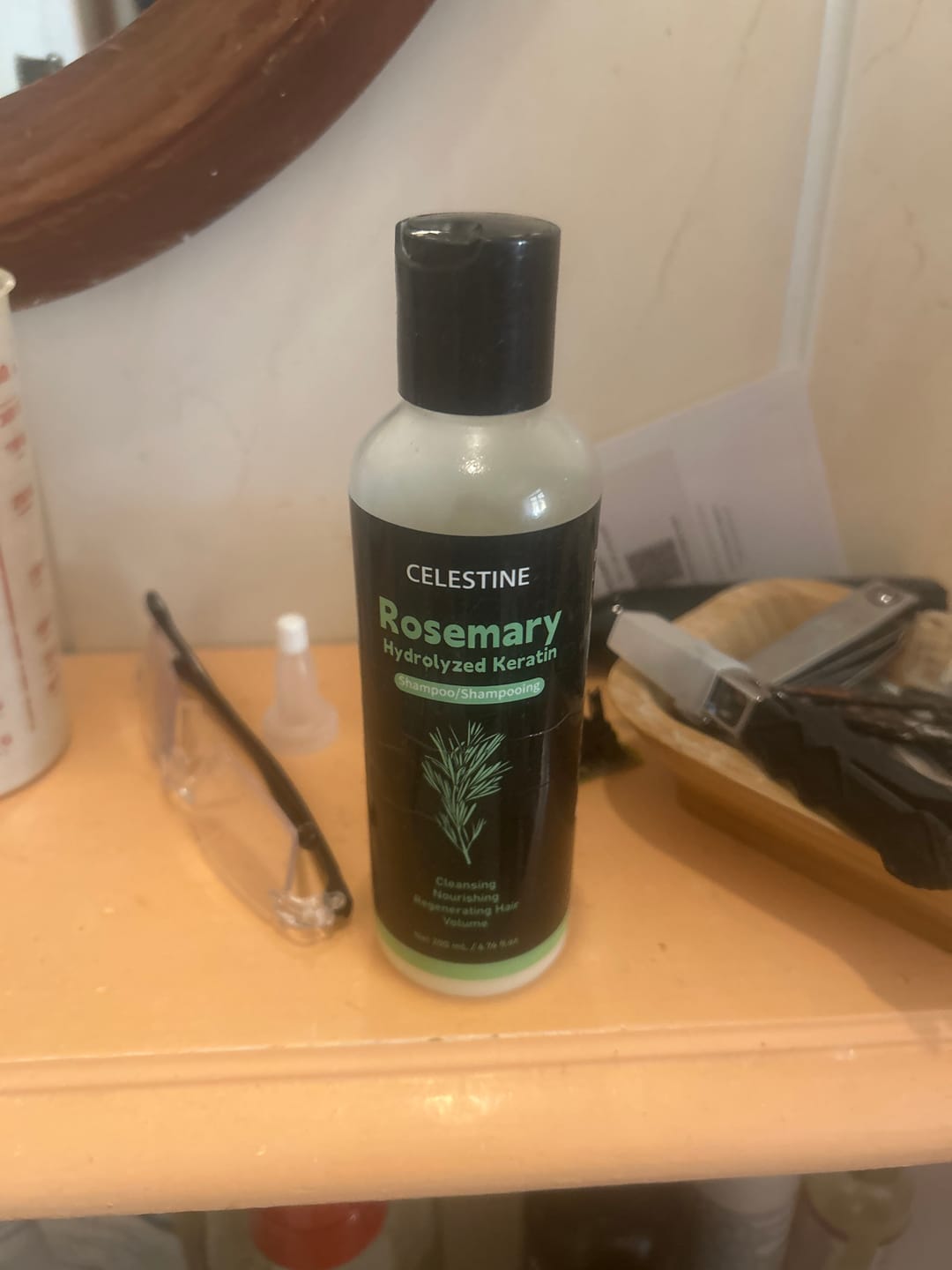 Customer photo review of SHAMPOING NATUREL AU ROMARIN ET À LA KÉRATINE — POUR DES CHEVEUX PLUS ÉPAIS ET PLUS VOLUMINEUX