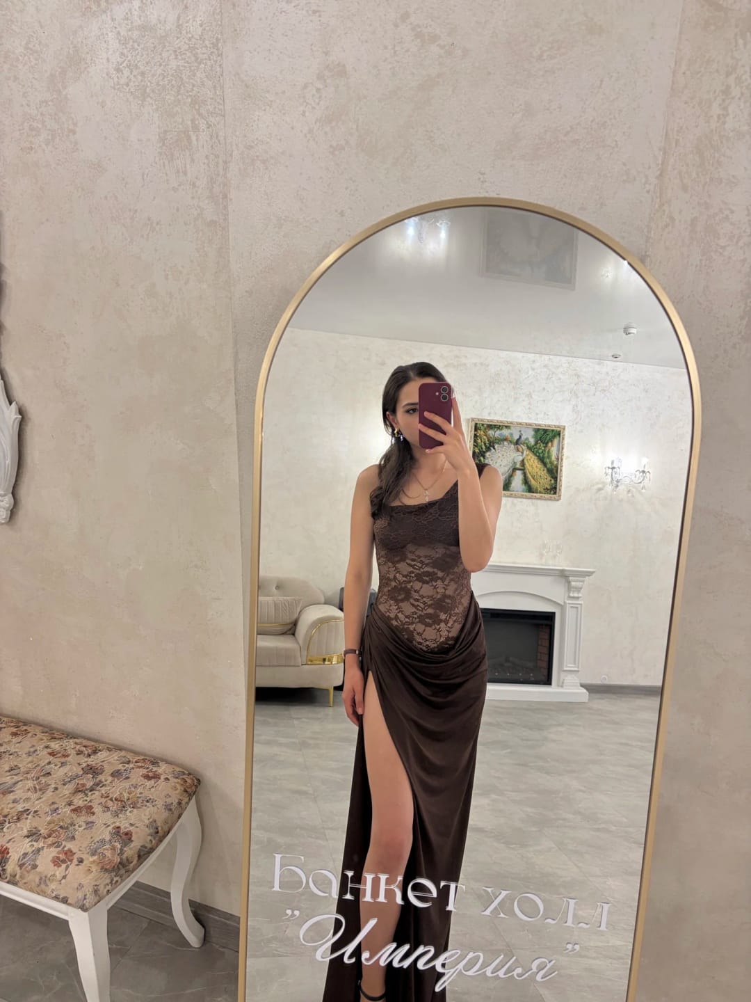 Customer photo review of Robe Maya – Robe longue moulante en dentelle à épaules dénudées