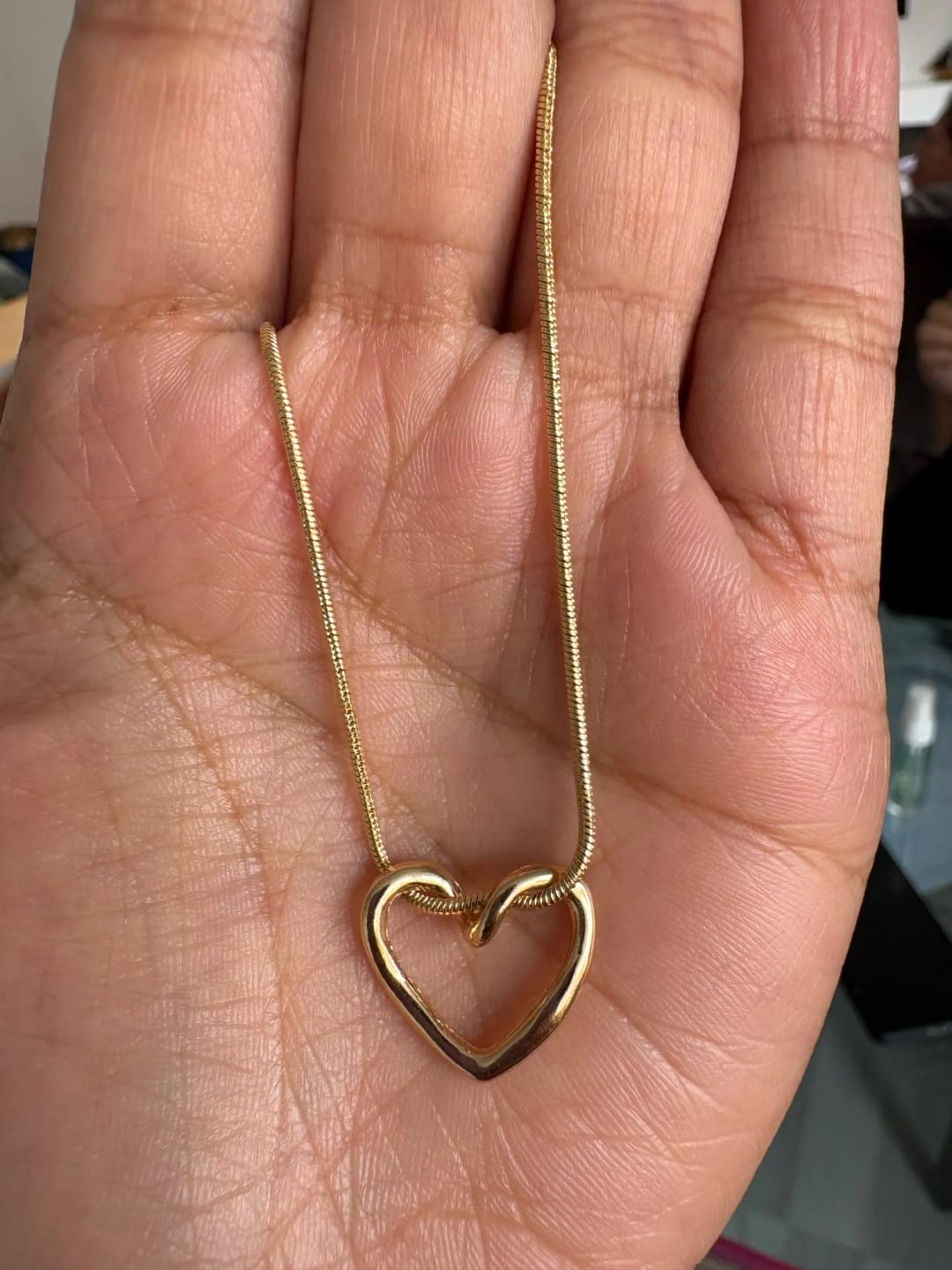 Customer photo review of 18K Elegant Heart-Shaped Pendant Necklace for Girls