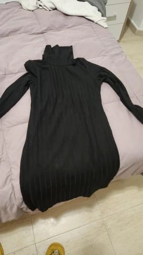 Customer photo review of Robe Emma – Mini robe côtelée à col roulé et manches longues