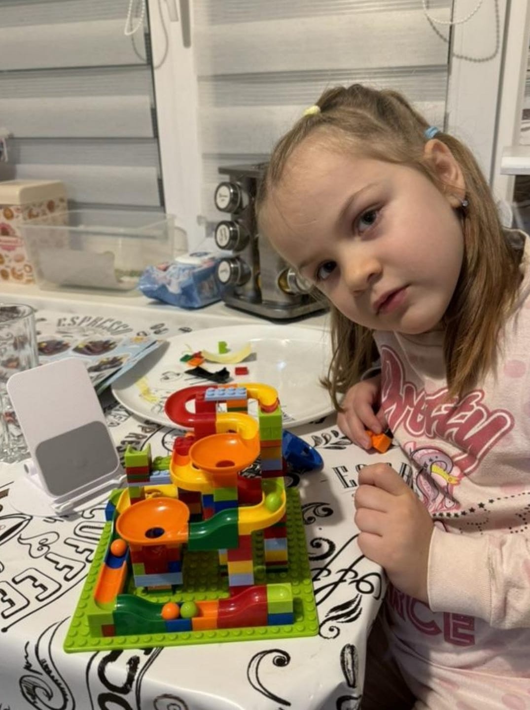 Customer photo review of Kugelbahn Baukasten Konstruktionsspielzeug | Bausteine Murmelbahn Kinder Rennbahn selber bauen