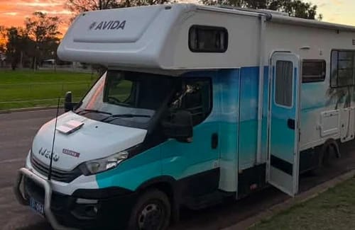 Customer photo review of Complete Magnetic Roof Mount Power Kit | Starlink Mini UK