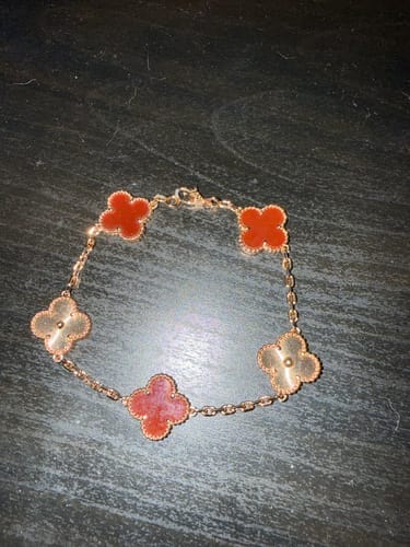 Customer photo review of 18K Celestial Vintage Alhambra Five Motifs Carnelian Clover Bracelet