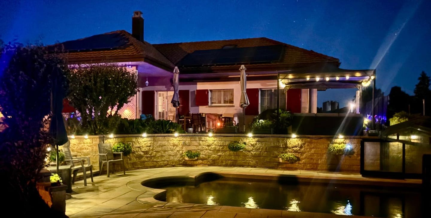 Customer photo review of Lampe Solaire EcoGlow – Illuminez votre jardin avec élégance