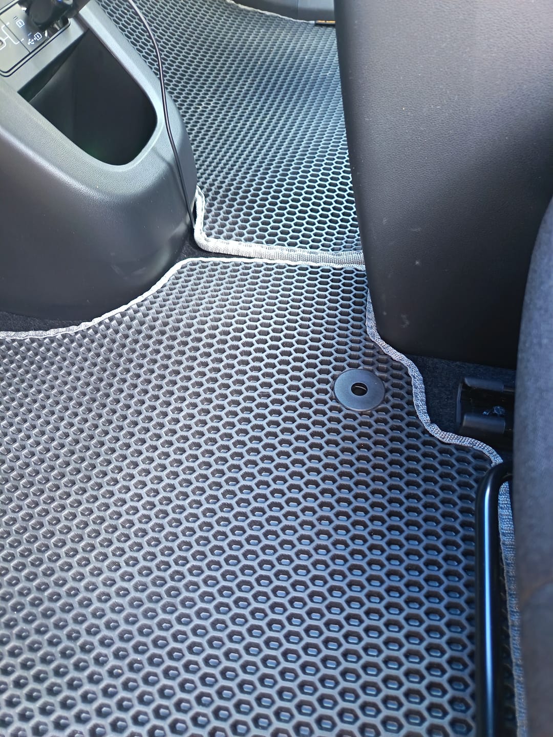 Customer photo review of E-Auto Fußmatten nach Maß - Kofferraumwanne