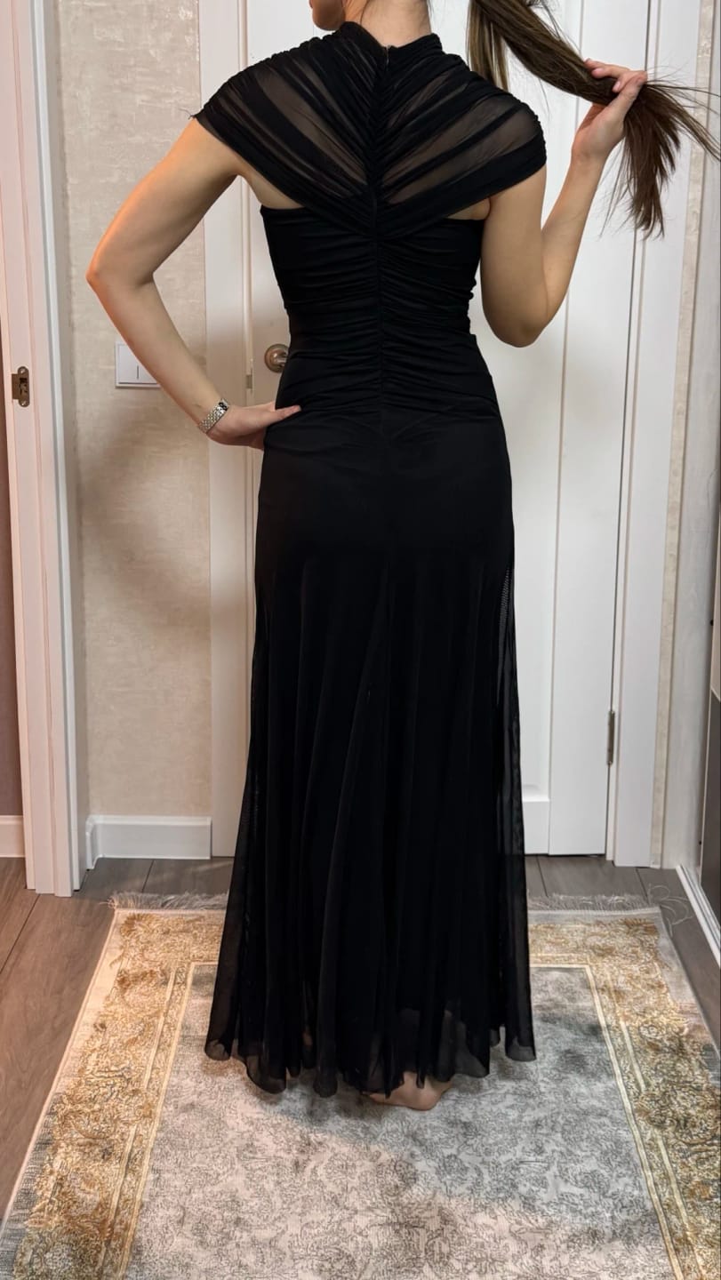 Customer photo review of Robe Manon – Robe longue moulante froncée à découpe taille