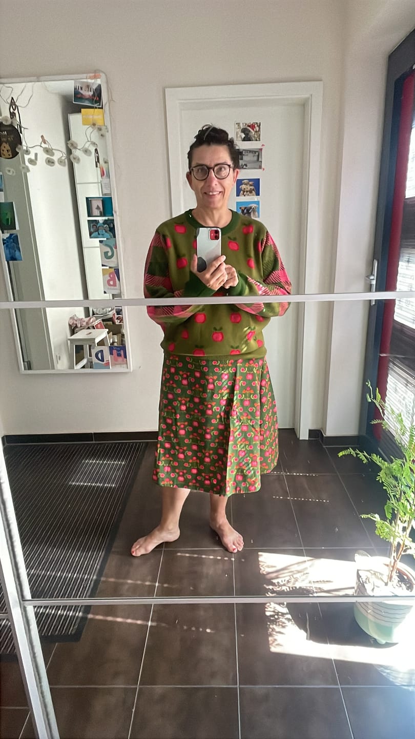 Customer photo review of Pullover - Cosy Storyteller - granny apple pie