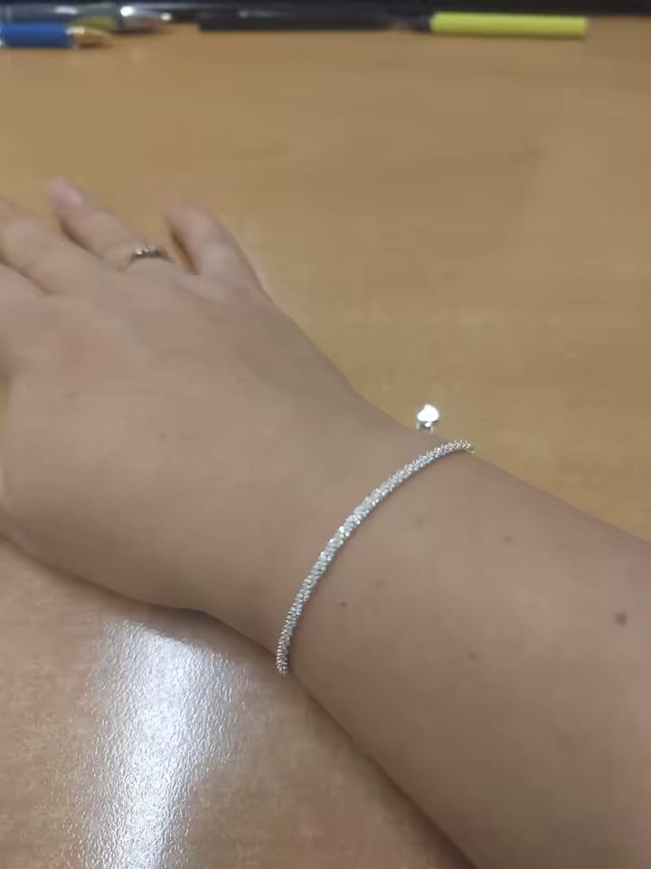 Customer photo review of Lumin Delicate Light-Reflecting Chain Bracelet