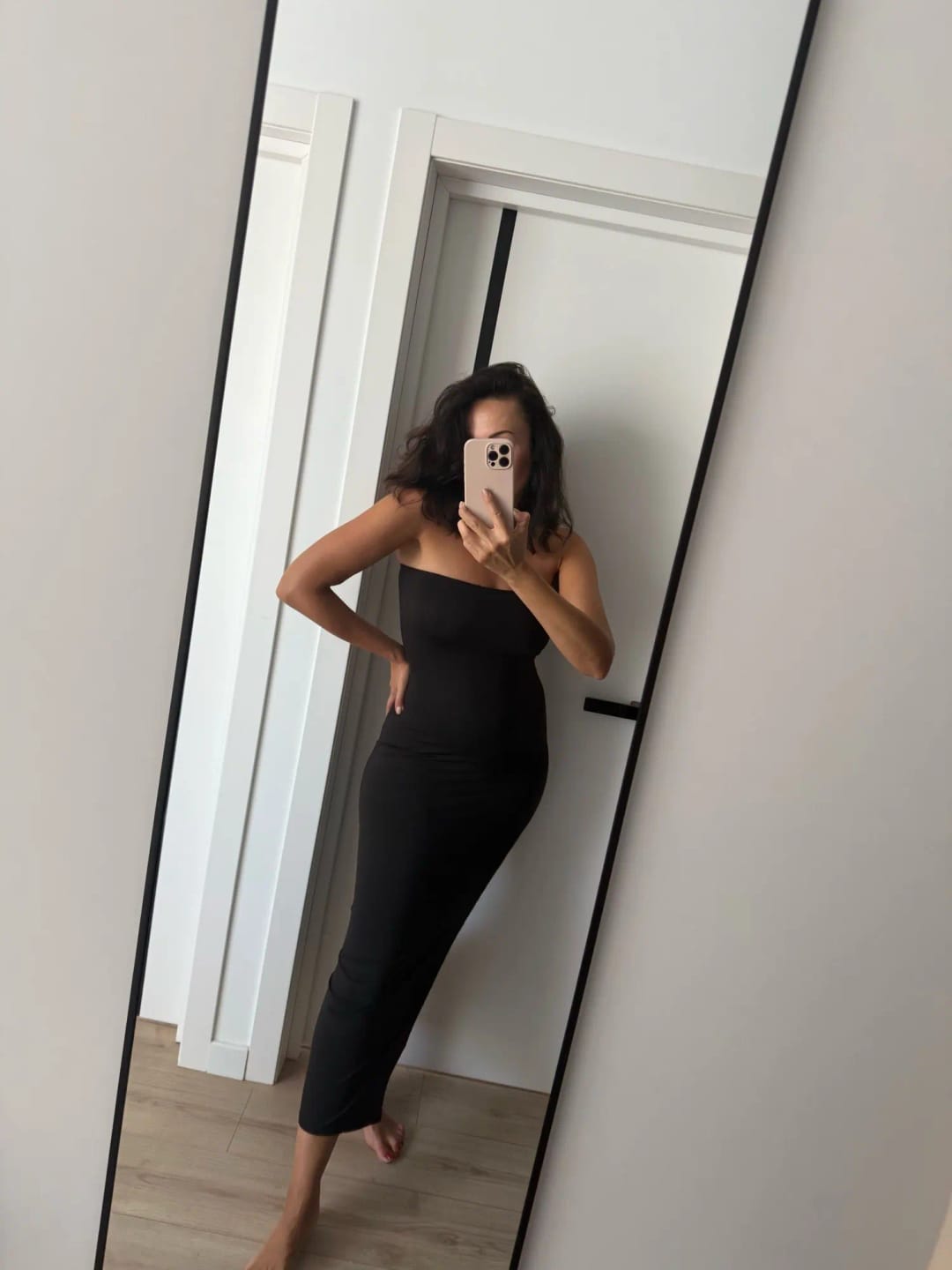 Customer photo review of Robe Zoé – Robe longue bustier moulante sans bretelles