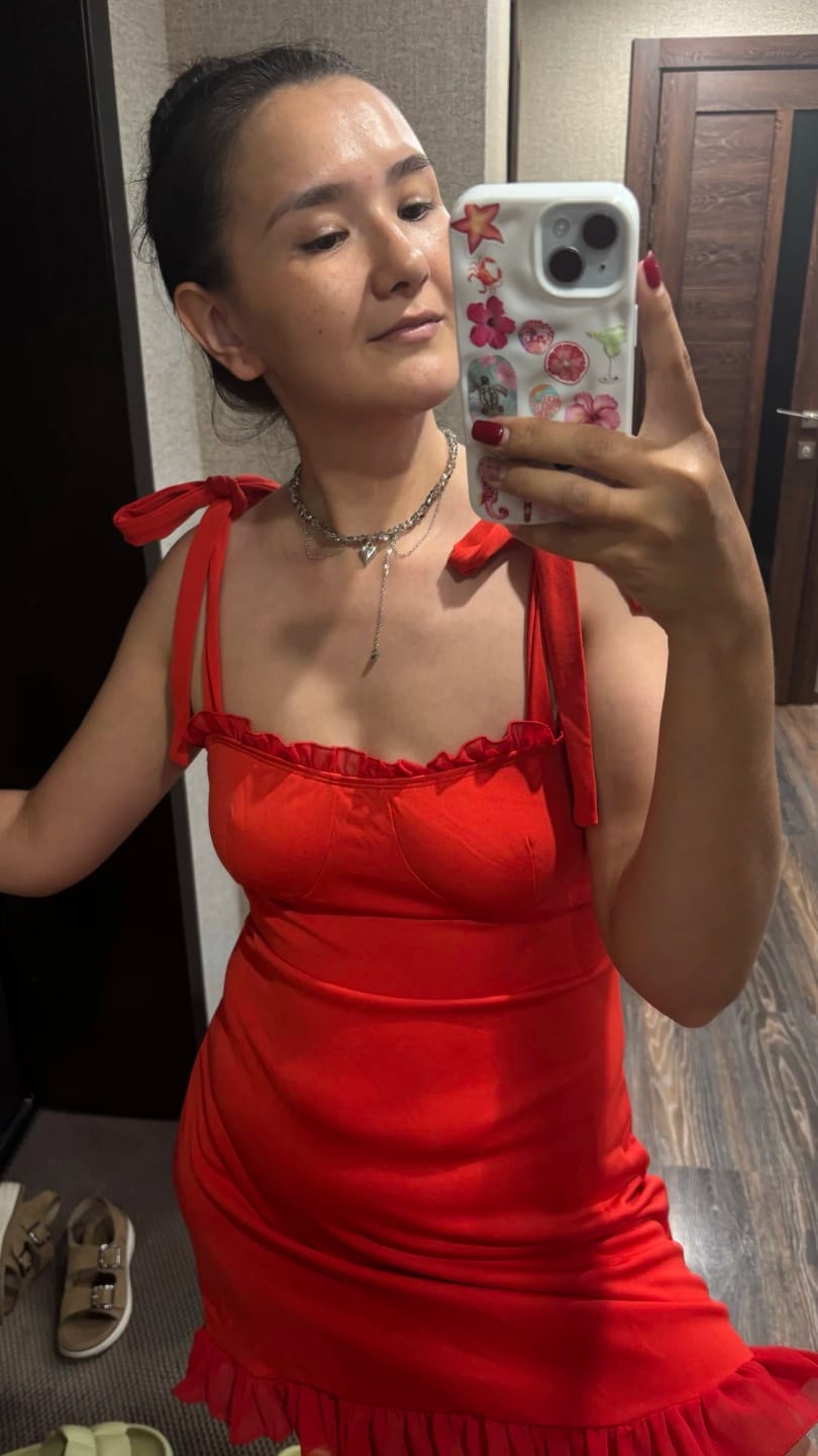 Customer photo review of Robe Clara – Mini robe à volants et col carré