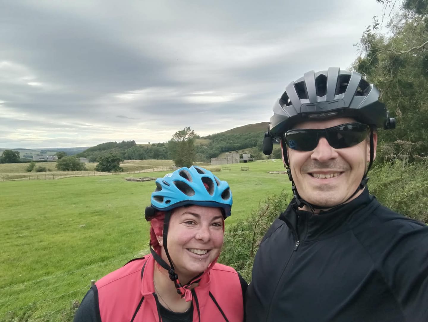 Customer photo review of Roamee - Hands-free Bluetooth kit for bicycle helmet
