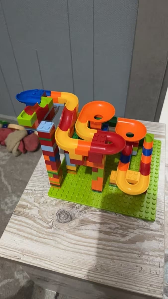 Customer photo review of Kugelbahn Baukasten Konstruktionsspielzeug | Bausteine Murmelbahn Kinder Rennbahn selber bauen