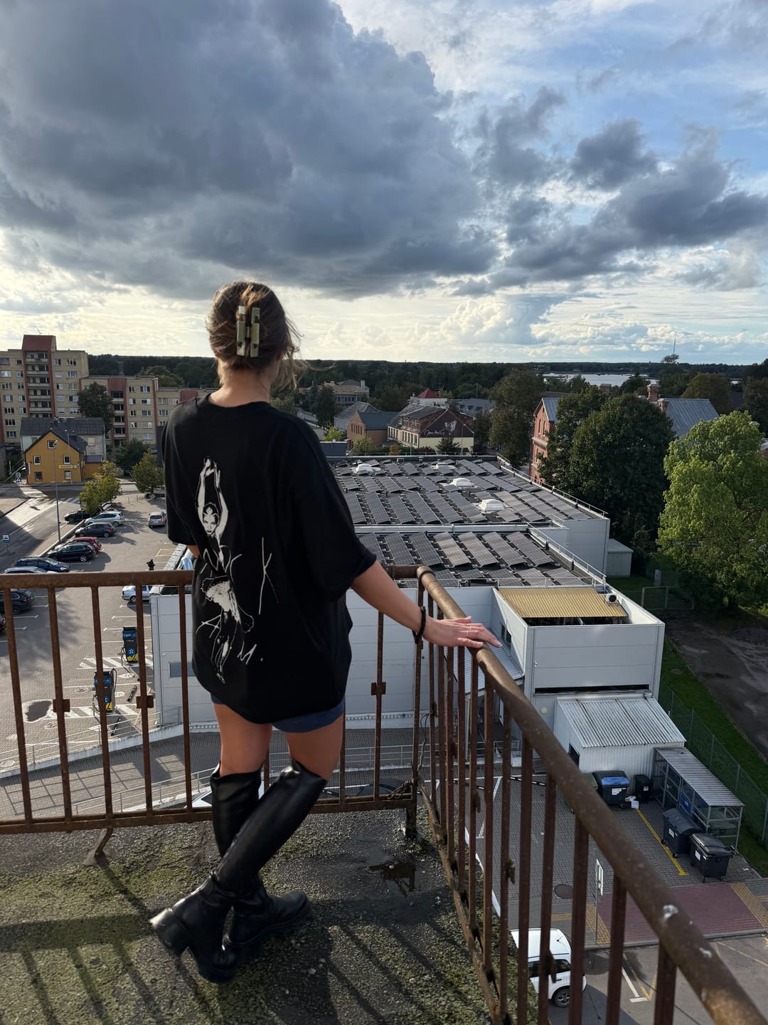 Customer photo review of ANNA X KNOCK BLACK TEE
