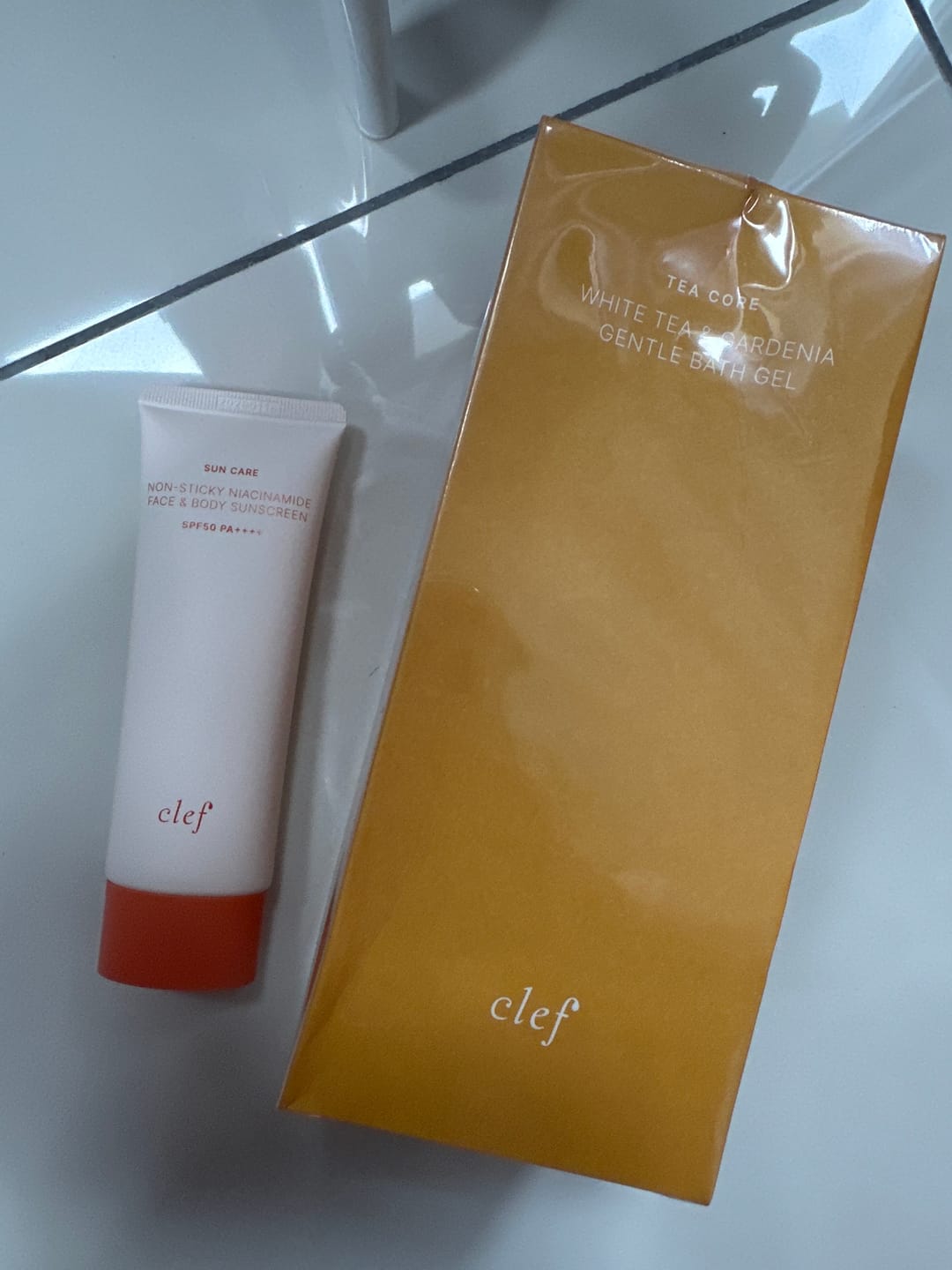 Customer photo review of Face & Body Sunscreen SPF50 PA++++ 70ml + Tea Core Series