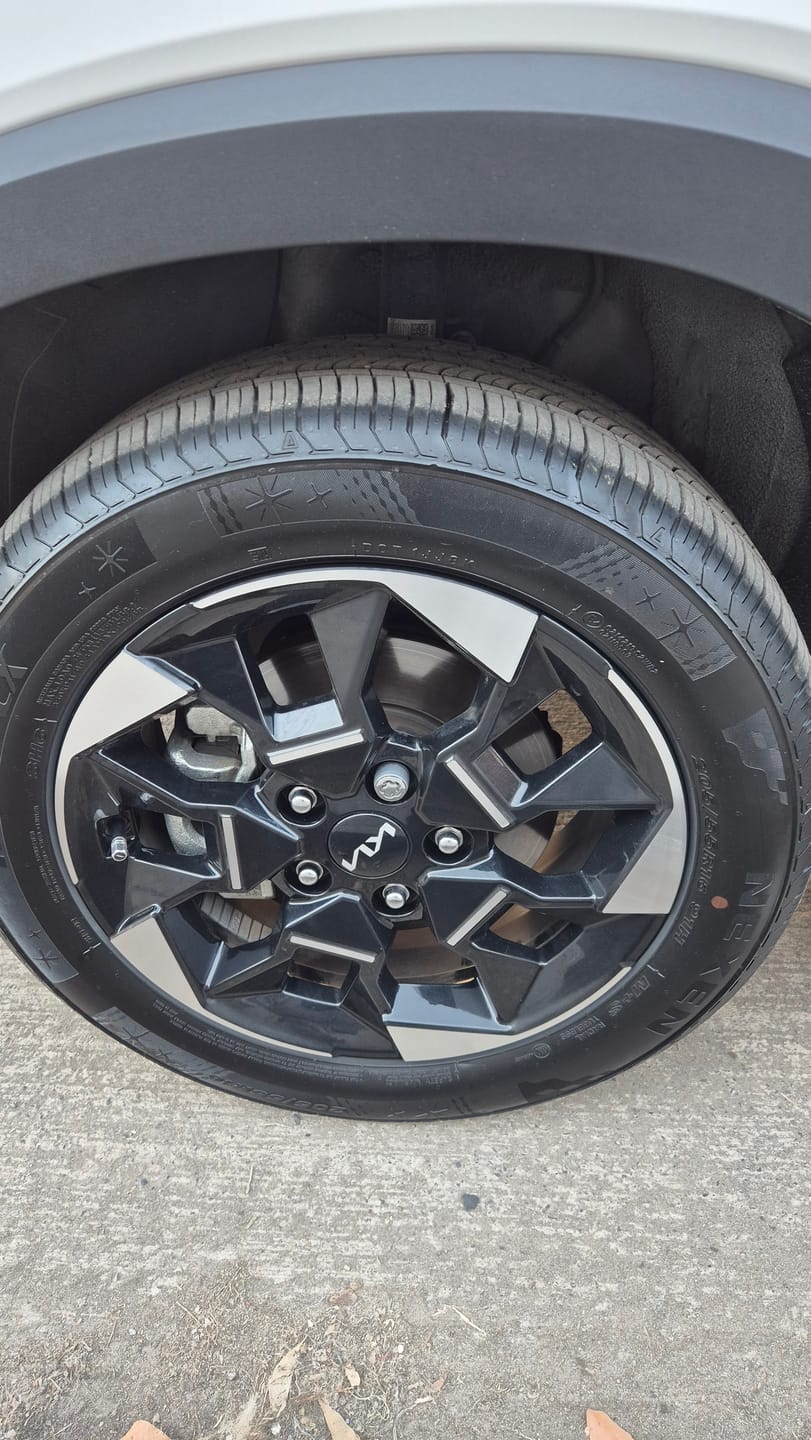 Customer photo review of BLACK KNIGHT - Abrillantador de Plásticos y Gomas
