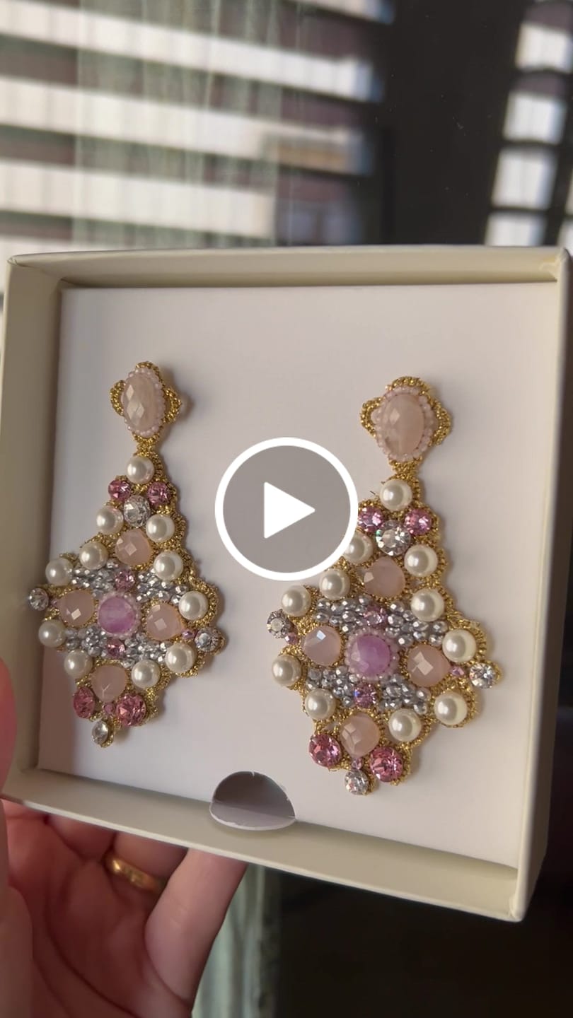 Customer video review of Orecchini Fina