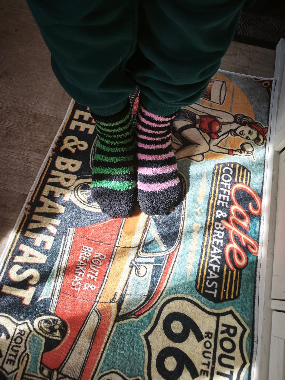 Customer photo review of Flauschige Socken „Good Witch & Bad Witch“ – Set mit 2 Paar