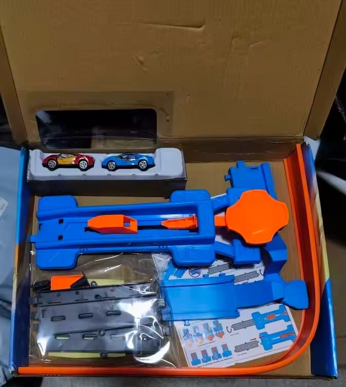Customer photo review of Schleuderstarter Autorennbahn Kinder | Dual Launcher Looping Zweispieler Rennset