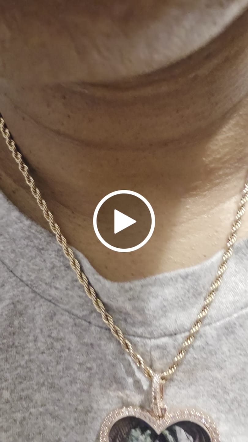 Customer video review of Classic Photo Necklace