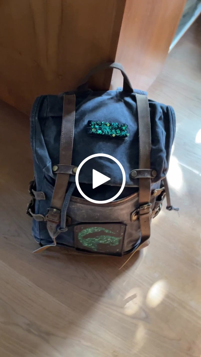 Customer video review of Rucksack mit Patch (🌲)