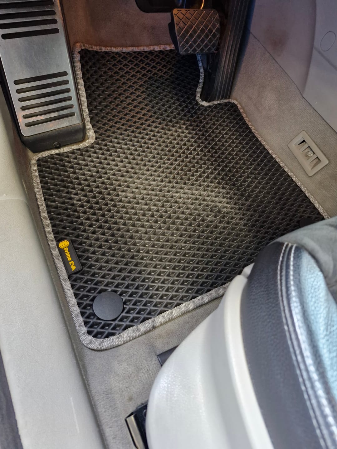 Customer photo review of Auto Fußmatten nach Maß - Vorne