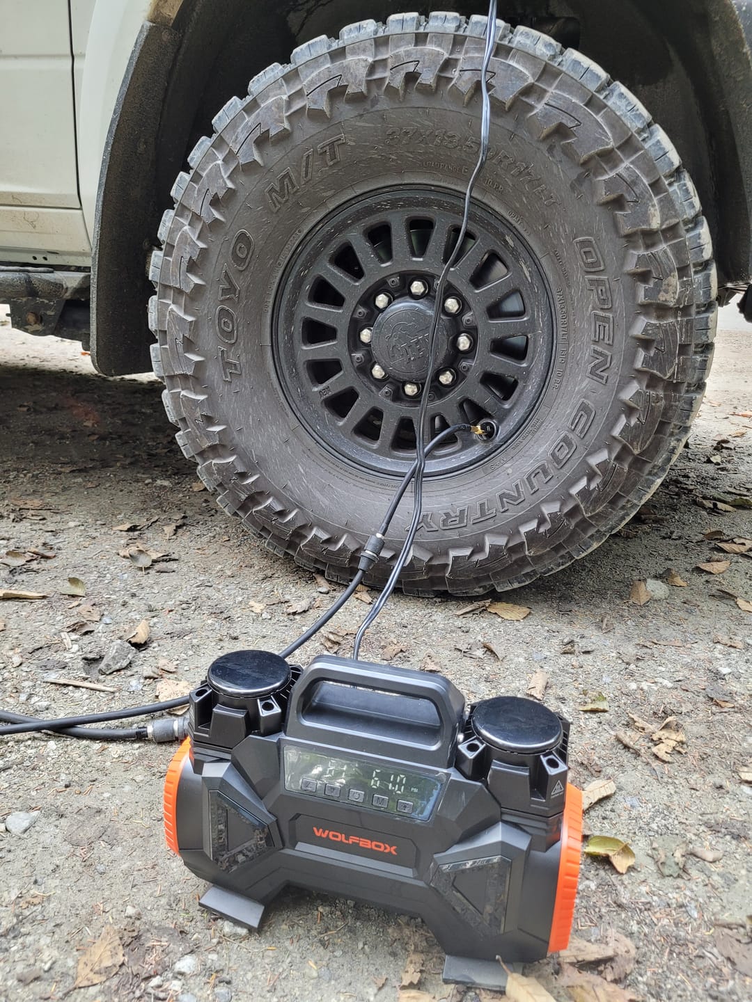Customer photo review of Off-Road Air Compressor High-CFM Dual-Cylinder Tire Inflator | WOLFBOX HyperFlow 60D