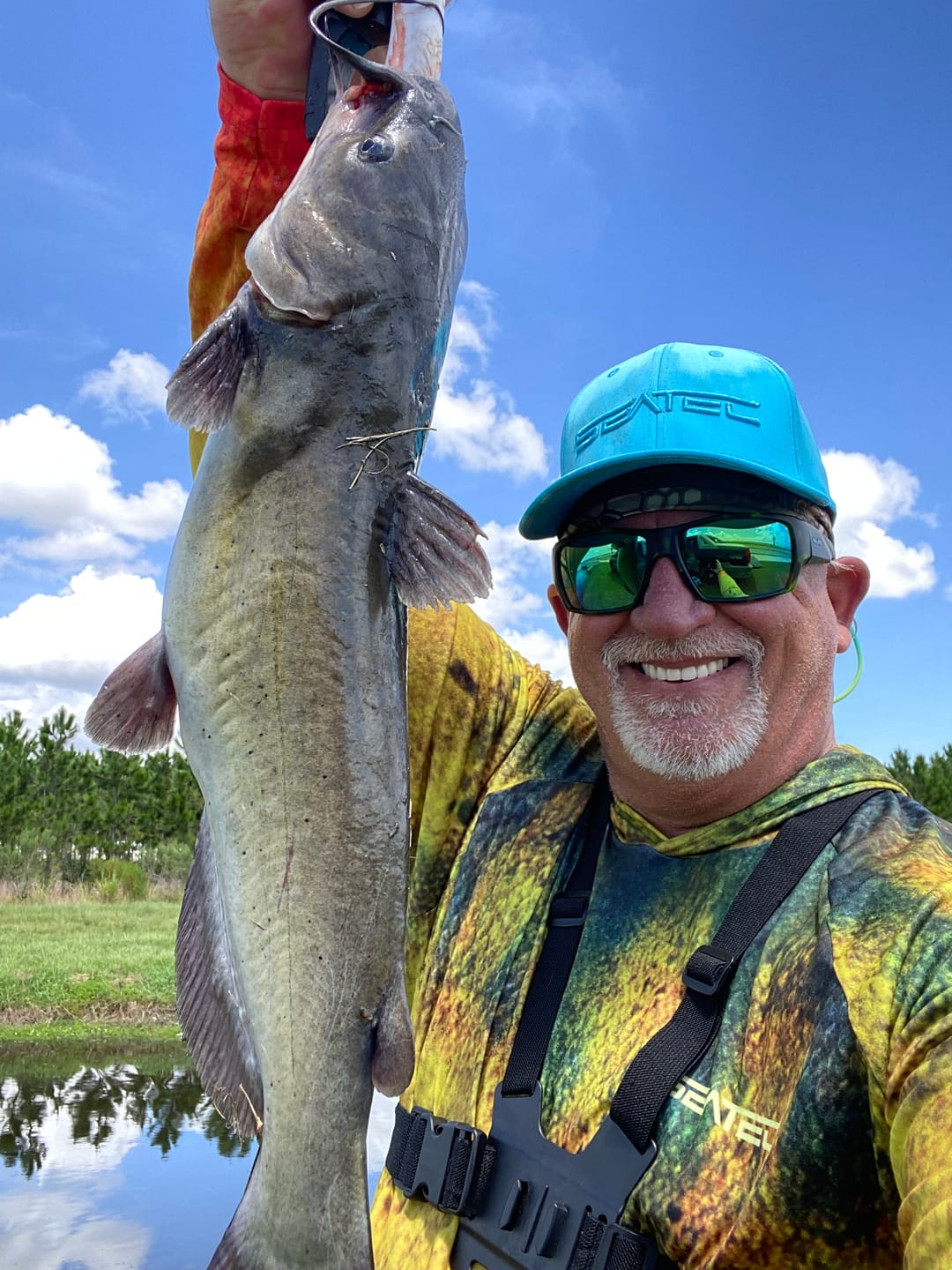 Customer photo review of Peacock Bass Sport Tec Hooded Long Sleeve – Men's