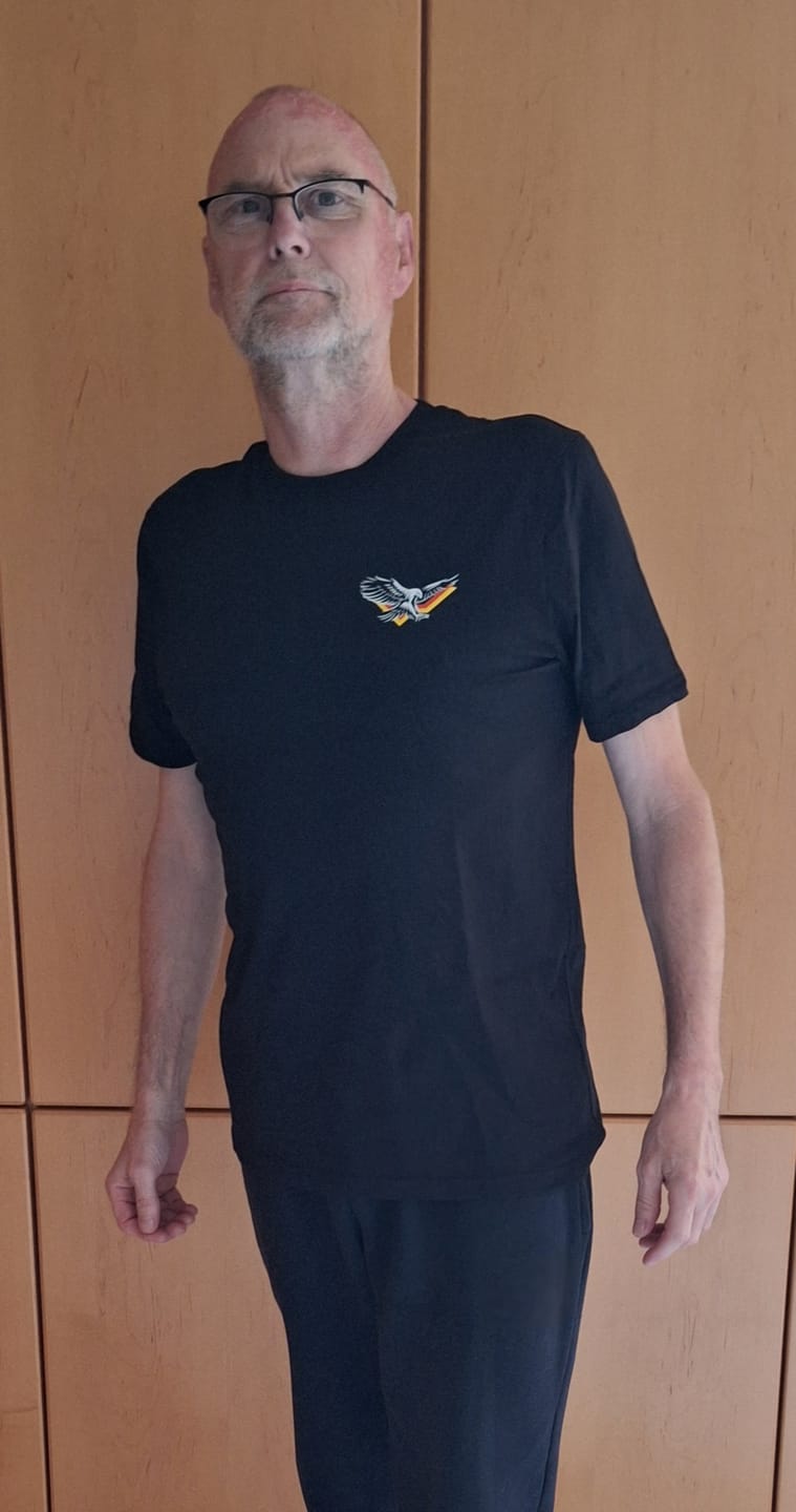 Customer photo review of Shirt Eagle Print Brust Black