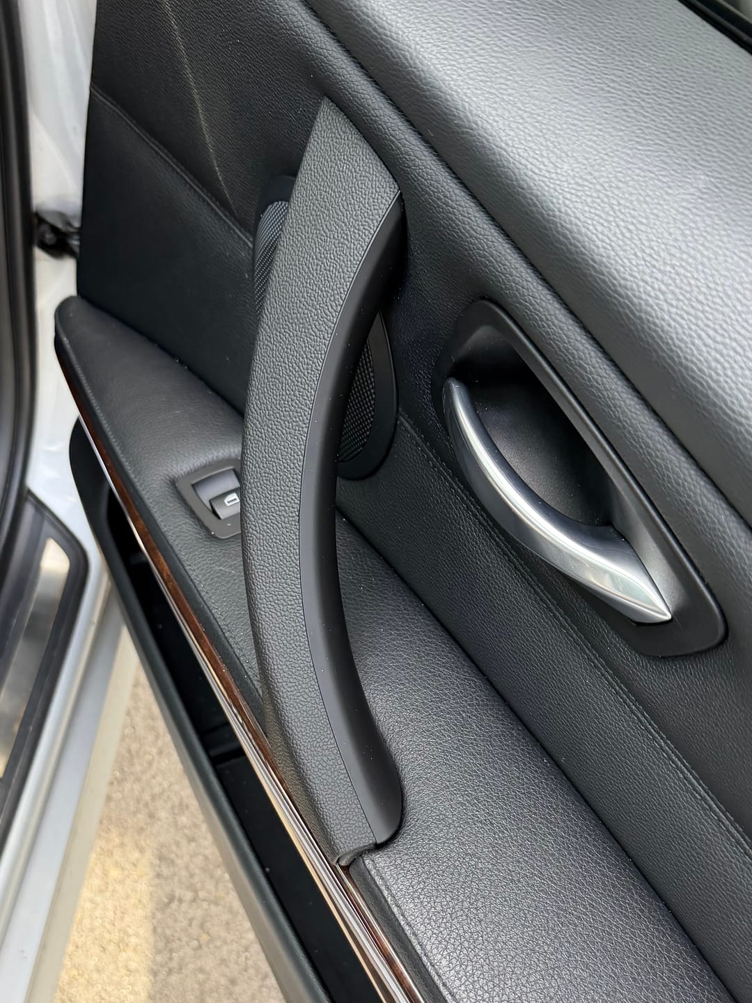 Customer photo review of BMW 3 Series 2006–2013 E90 E91 E92 E93 Front Passenger Sticky Door Handle Cover Kit