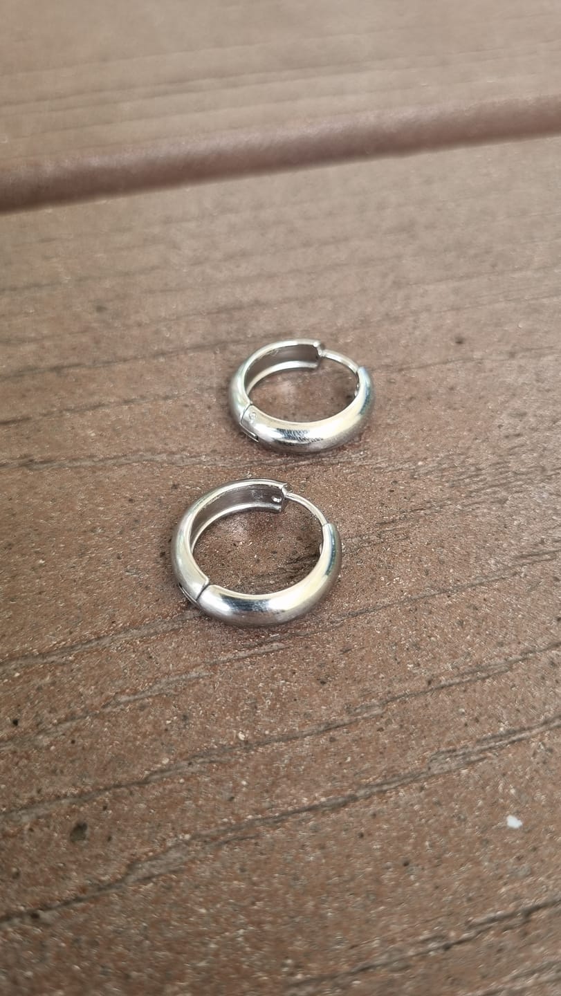 Customer photo review of Aretes Hanae Plata