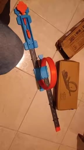 Customer photo review of Schleuderstarter Autorennbahn Kinder | Dual Launcher Looping Zweispieler Rennset