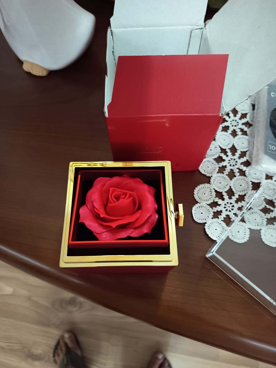 Customer photo review of Caixa Presente Rosa Eterna – Colar de Duplo Coração Gravado