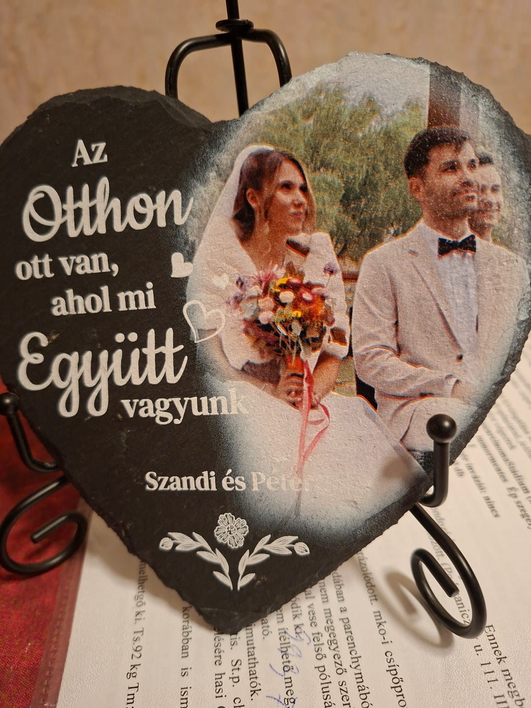 Customer photo review of NeFeledd - Személyre Szabott Emlékkő Pároknak / Családoknak