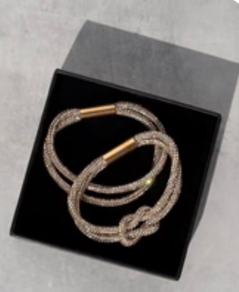Customer photo review of Knot Bracelet Set - Champagne Bubbles