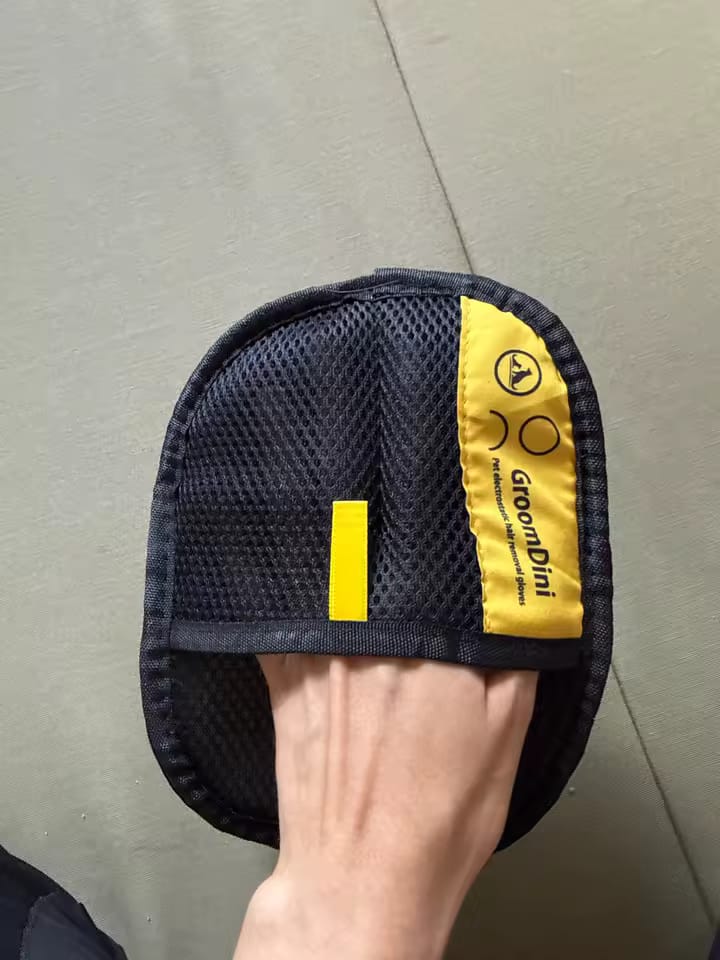 Customer photo review of Electrostatic Pet Hair Removal Gloves