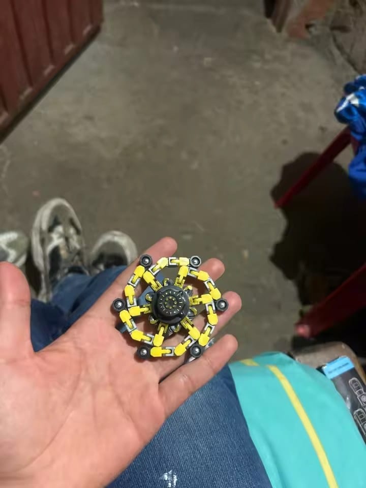 Customer photo review of Verwandlungs Fidget Spinner Kinderspielzeug | Sensorisch Stressabbau Formwandler Konzentration