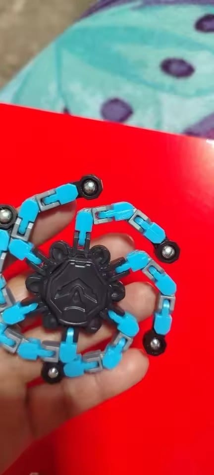 Customer photo review of Verwandlungs Fidget Spinner Kinderspielzeug | Sensorisch Stressabbau Formwandler Konzentration