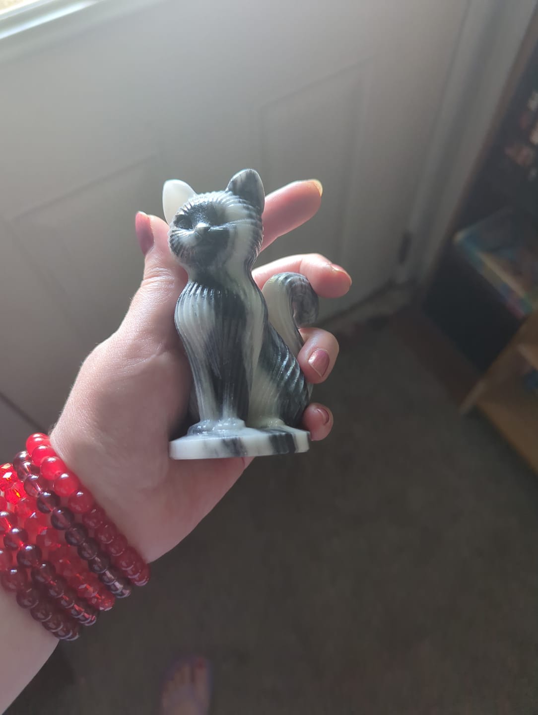 Customer photo review of Natural Crystal Striped Cat Carving