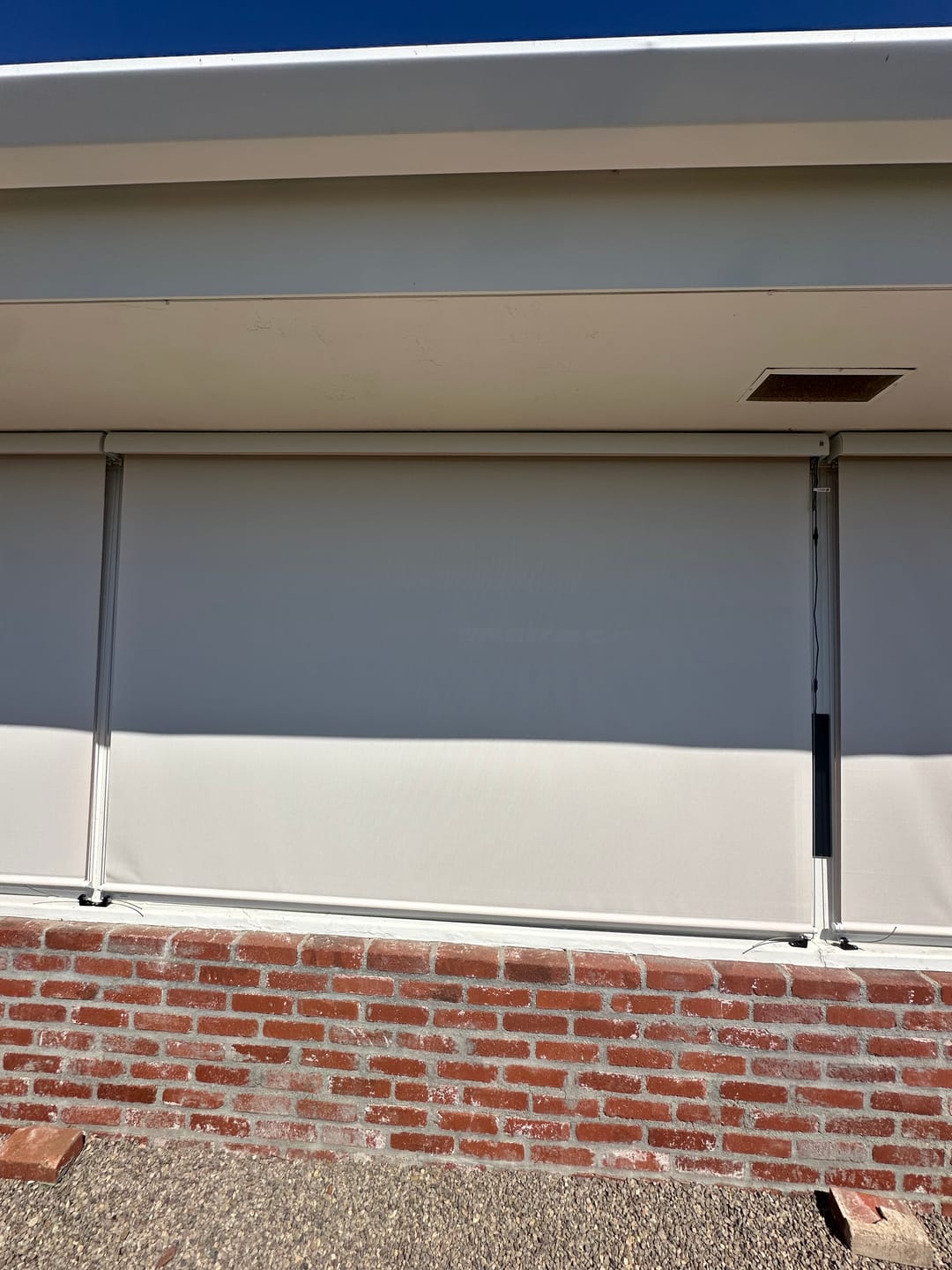 Customer photo review of SmartWings Motorized Outdoor Shades 1%/3%/5% Openness