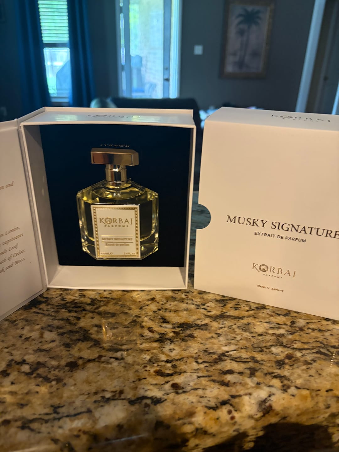 Customer photo review of Korbaj MUSKY SIGNATURE - Extrait de Parfum 100ml