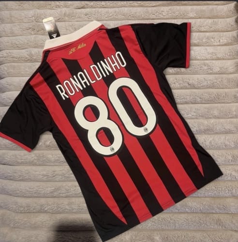 Customer photo review of 2009–10 AC Milan Home Ronaldinho #80 (New) - Size M