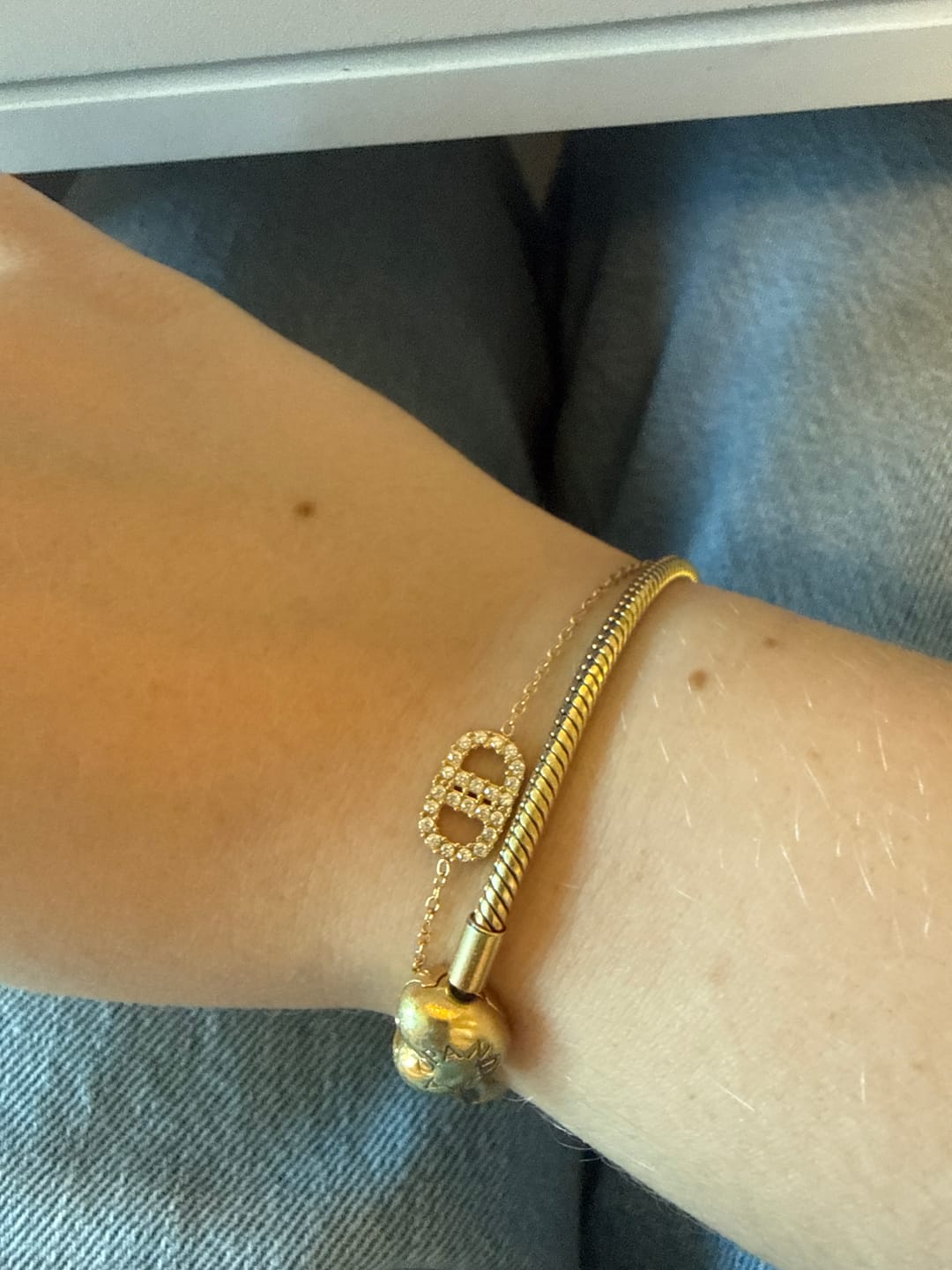 Customer photo review of Deluxe Pave Armband 14K Vergoldet