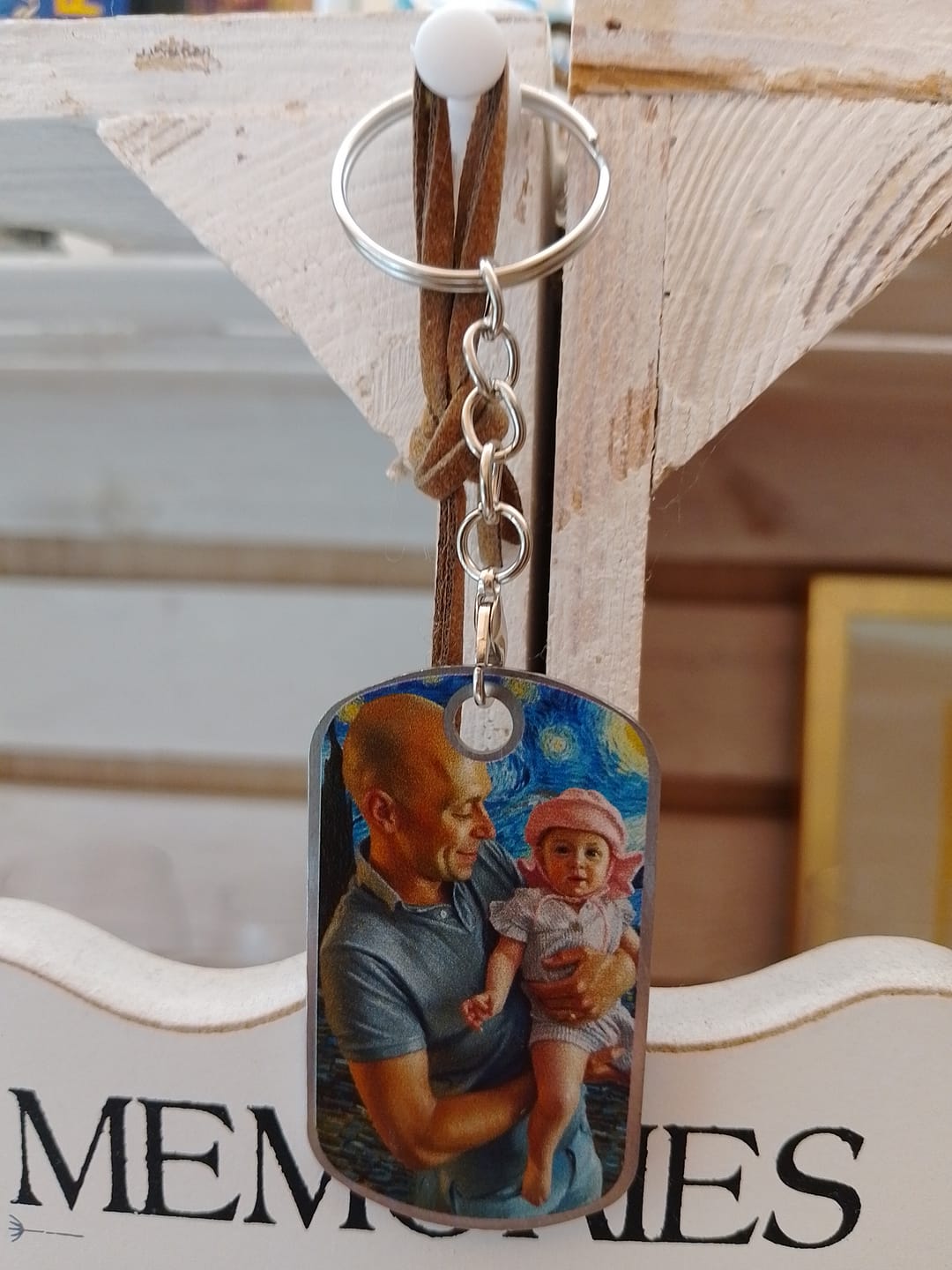 Customer photo review of Ons jubileum (Van Gogh-stijl) - Gepersonaliseerde metalen sleutelhanger