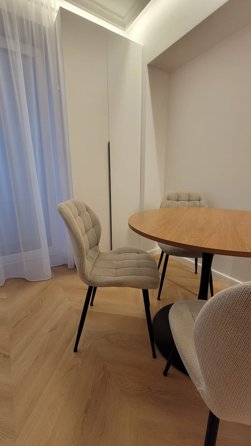 Customer photo review of Scaun K548, bej/negru, stofa clasica/metal, 47x55x84 cm
