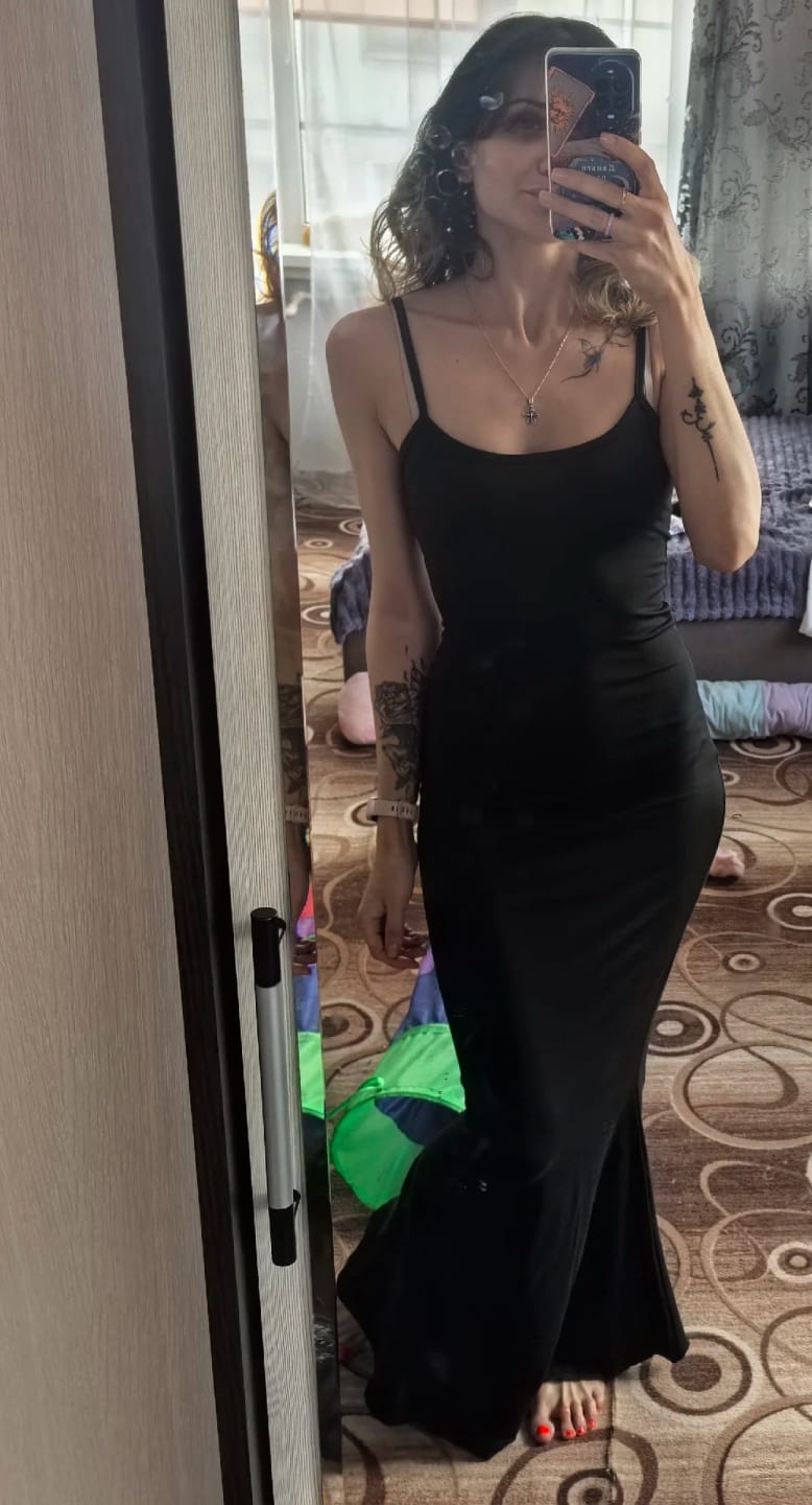 Customer photo review of Robe Anaïs – Robe longue moulante à fines bretelles