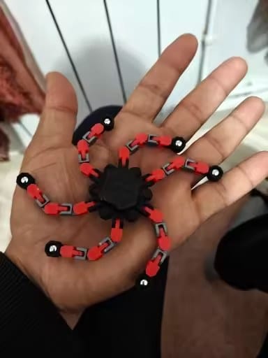 Customer photo review of Verwandlungs Fidget Spinner Kinderspielzeug | Sensorisch Stressabbau Formwandler Konzentration