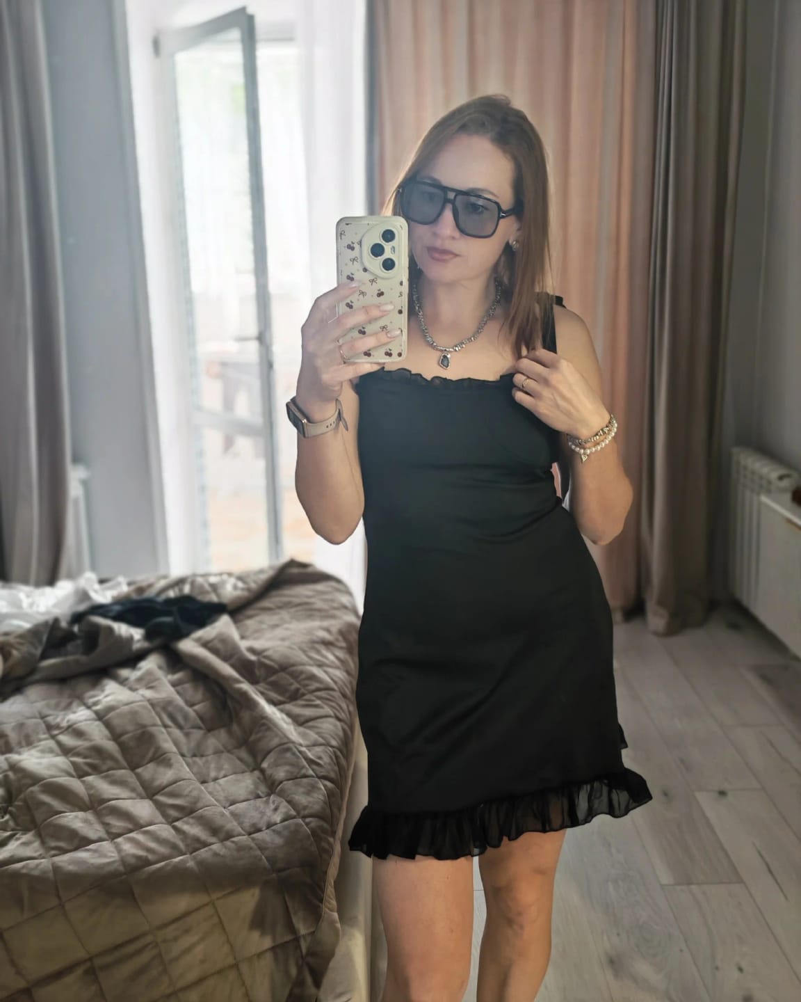 Customer photo review of Robe Clara – Mini robe à volants et col carré